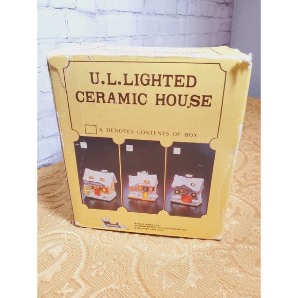 Vintage U.L Lighted House with original box - Picture 3 of 16